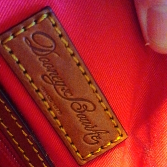 Dooney & Bourke handbag - Picture 4 of 8